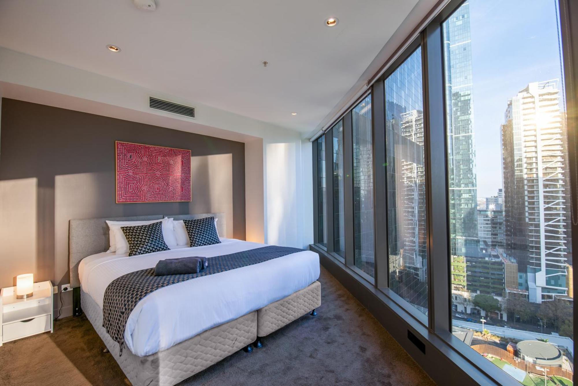 Freshwater 20th Flr Amazing River Views *
